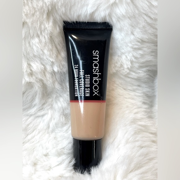 Smashbox Other - 🔥NEW🔥 SMASHBOX STUDIO SKIN FULL COVERAGE 24hr FOUNDATION in 2.15